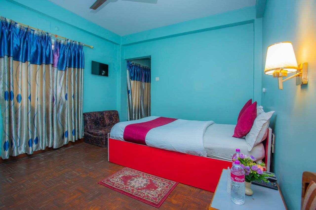 Spot On 445 New Hotel Natureland Pokhara Ngoại thất bức ảnh